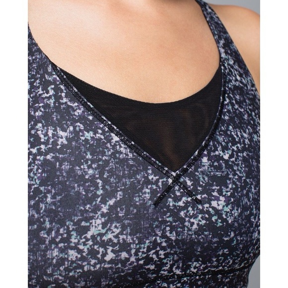 Lululemon In A Flash Bra - Picture 4 of 11